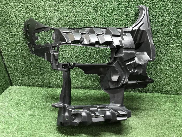 Кронштейн переднего бампера BMW X5 G05 (18-23)