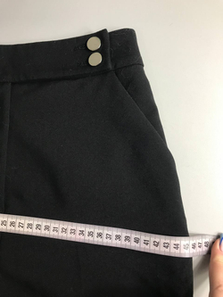 Шорты H&M в классическом исполнении, маркировка 34, визуально на 40 размер