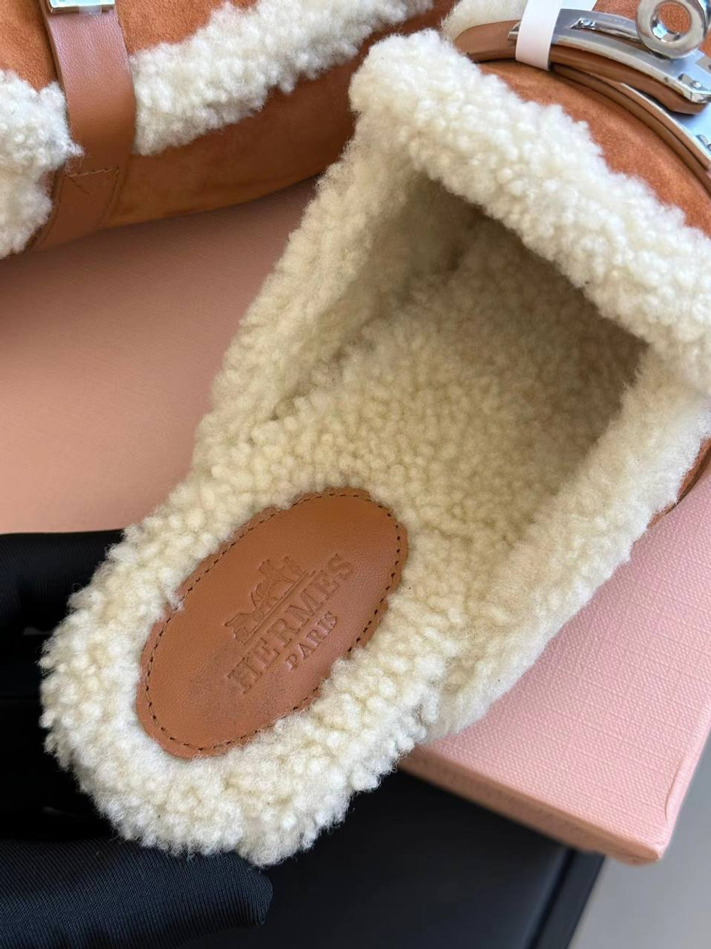 Мюли Hermes Go Mule женские замшевые с мехом в коричневом цвете