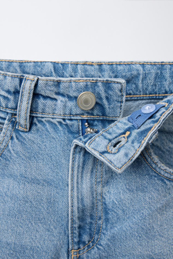 ZARA ДЖИНСЫ ПРЯМОГО КРОЯ С ЗАКЛЕПКАМИ, СИНИЙ