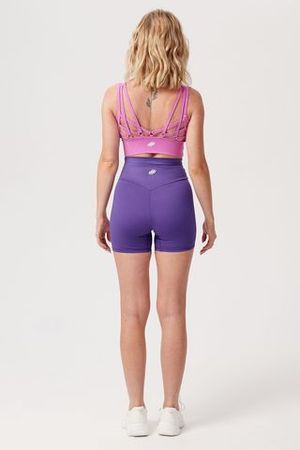 Топ с кольцами на спине