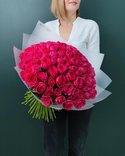 Букет из малиновой розы,101шт(00220)