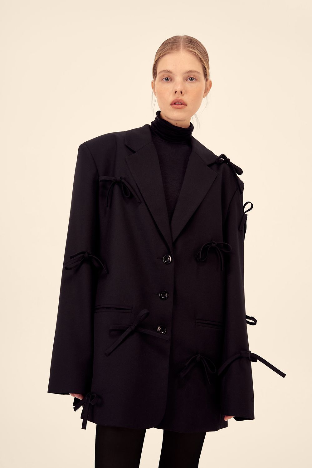 Юбка мини ((И сбоку бантик)), черная