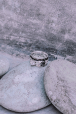 Кольцо «Чинта» с белым цирконом и чернением