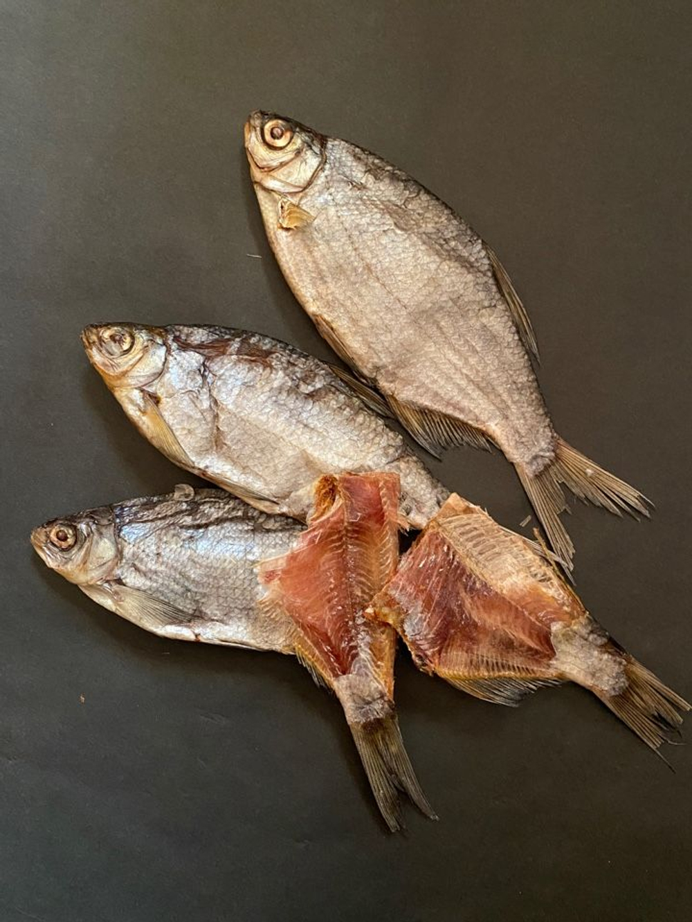 Густера с Ладожского озера, вяленая, слабосоленая, рыбки 15-20 см, 300 грамм, 6-9 рыбок