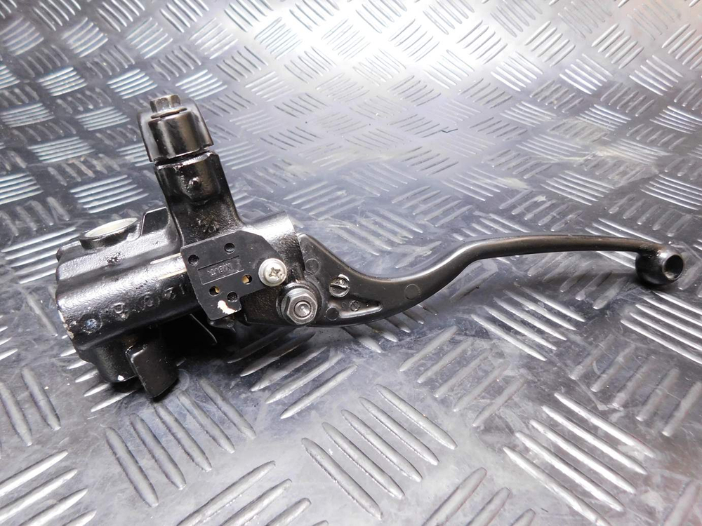 Цилиндр переднего тормоза Kawasaki Ninja 250R