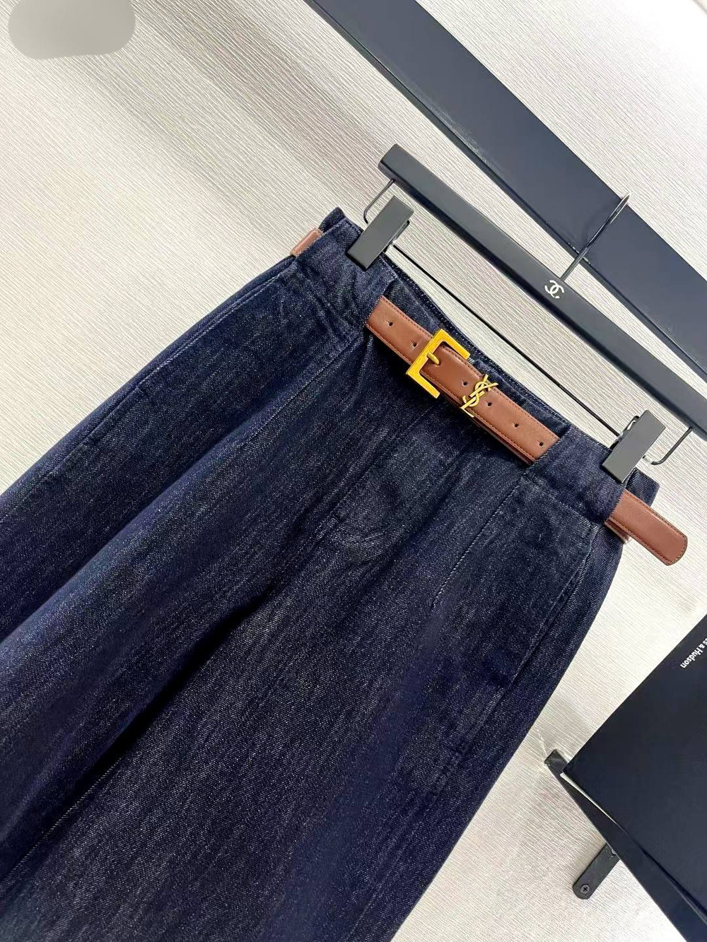 Джинсы Yves Saint Laurent