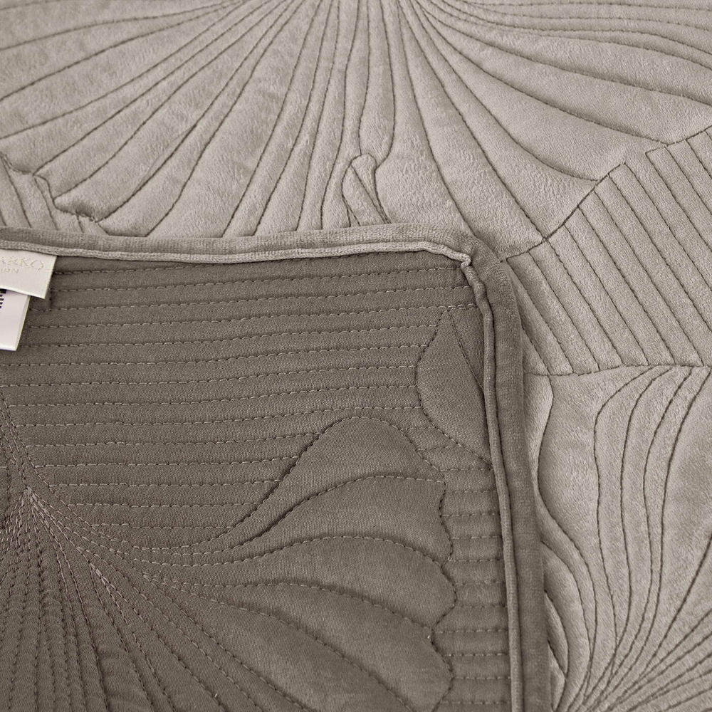 Покрывало 160x220 Sofi De MarkO Бенита цвета мокко