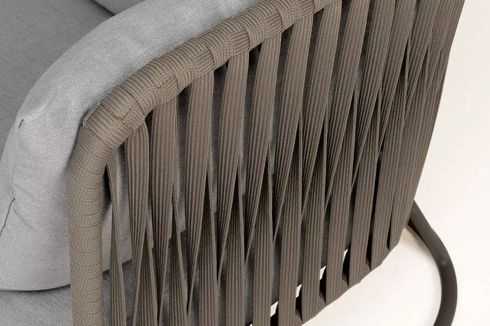 "Багамы" диван 3-местный плетеный из роупа, каркас алюминий бежево-серый (RAL7006) муар, роуп серо-коричневый 23мм, ткань светло-серая