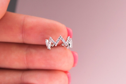 Кафф зигзаг с камнями