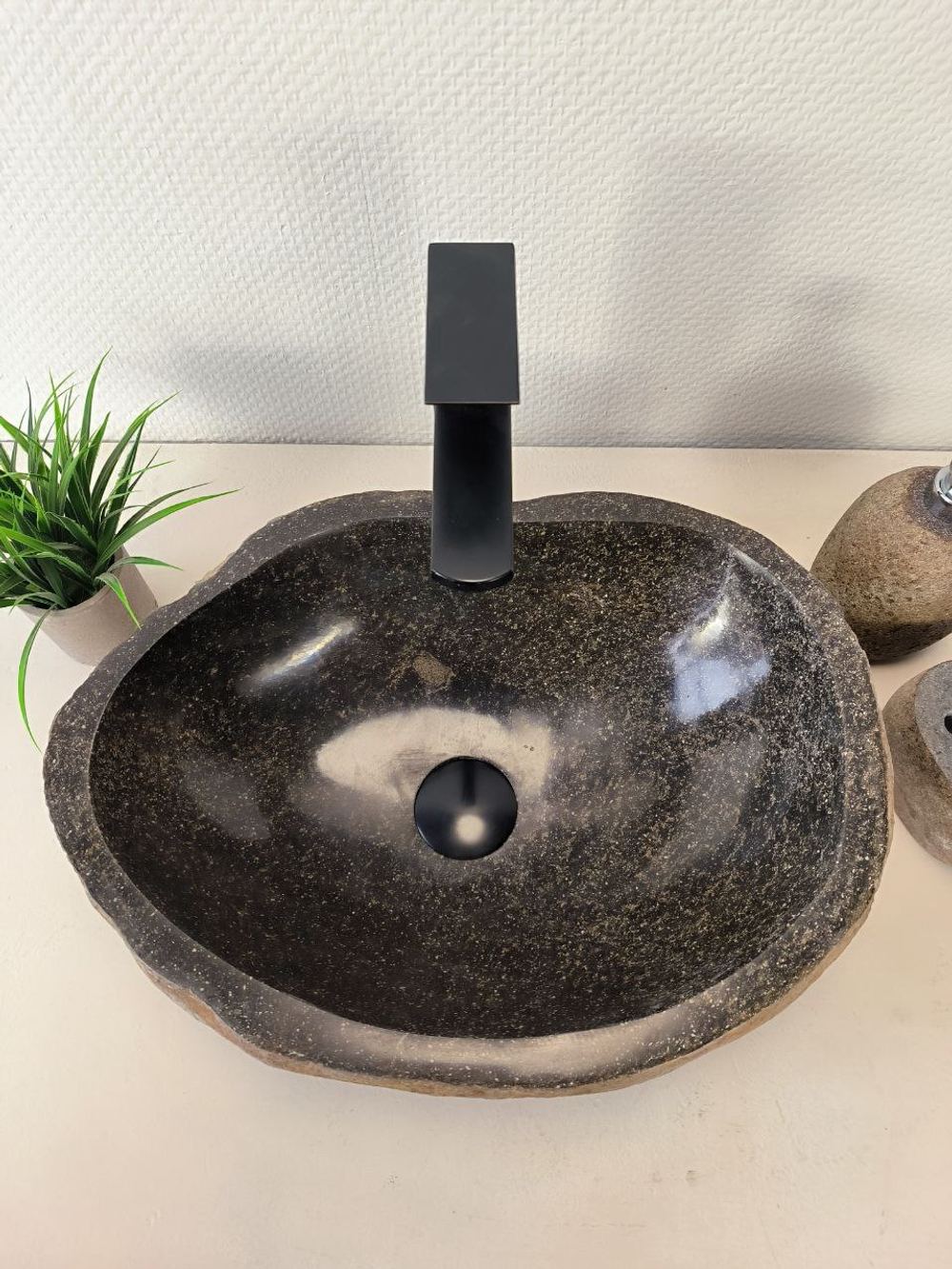 Раковина из речного камня RS-65995 46х33х15 из натурального камня