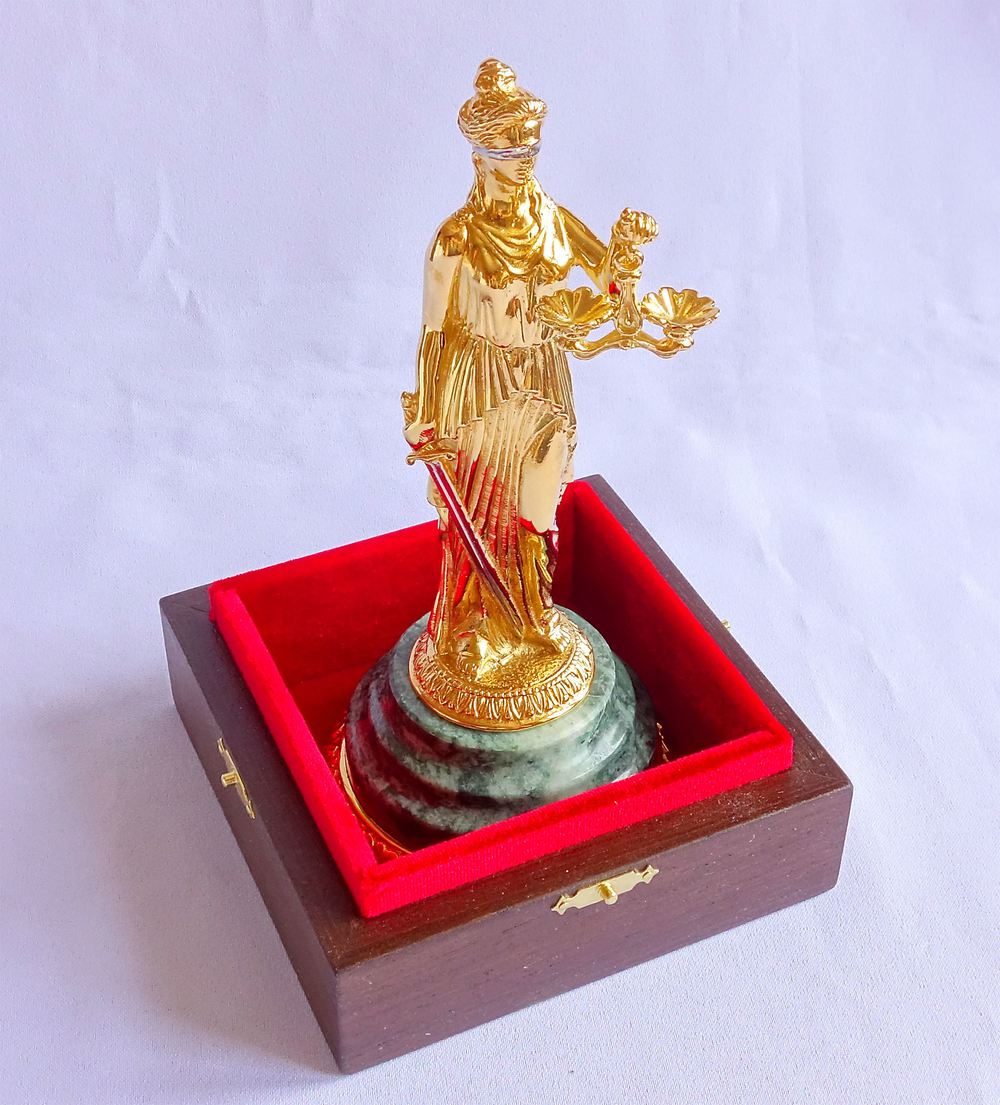 Статуэтка "Фемида"