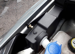 Упор (амортизатор) капота для Ford Kuga 1 (08-13) Autoinnovation.03-05