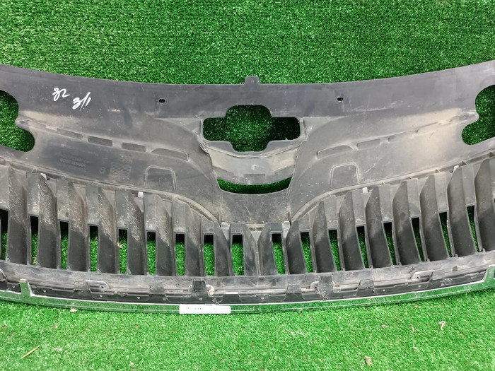 Решетка радиатора Skoda Rapid 1 (2012-2020)