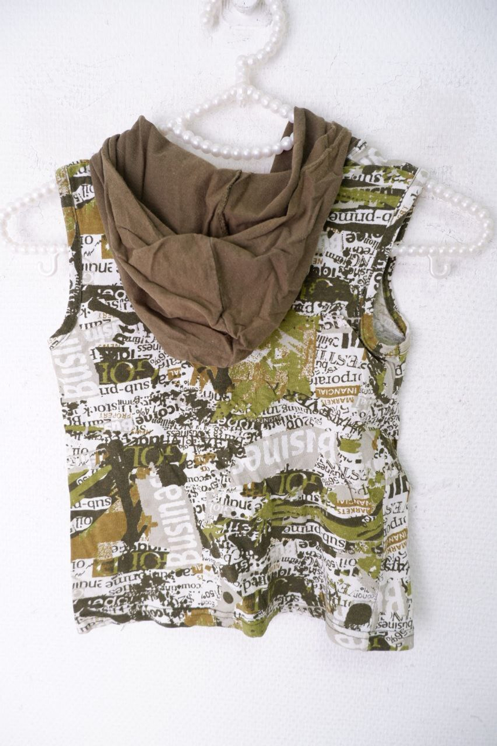 Майка  с капюшоном на 3/4 года