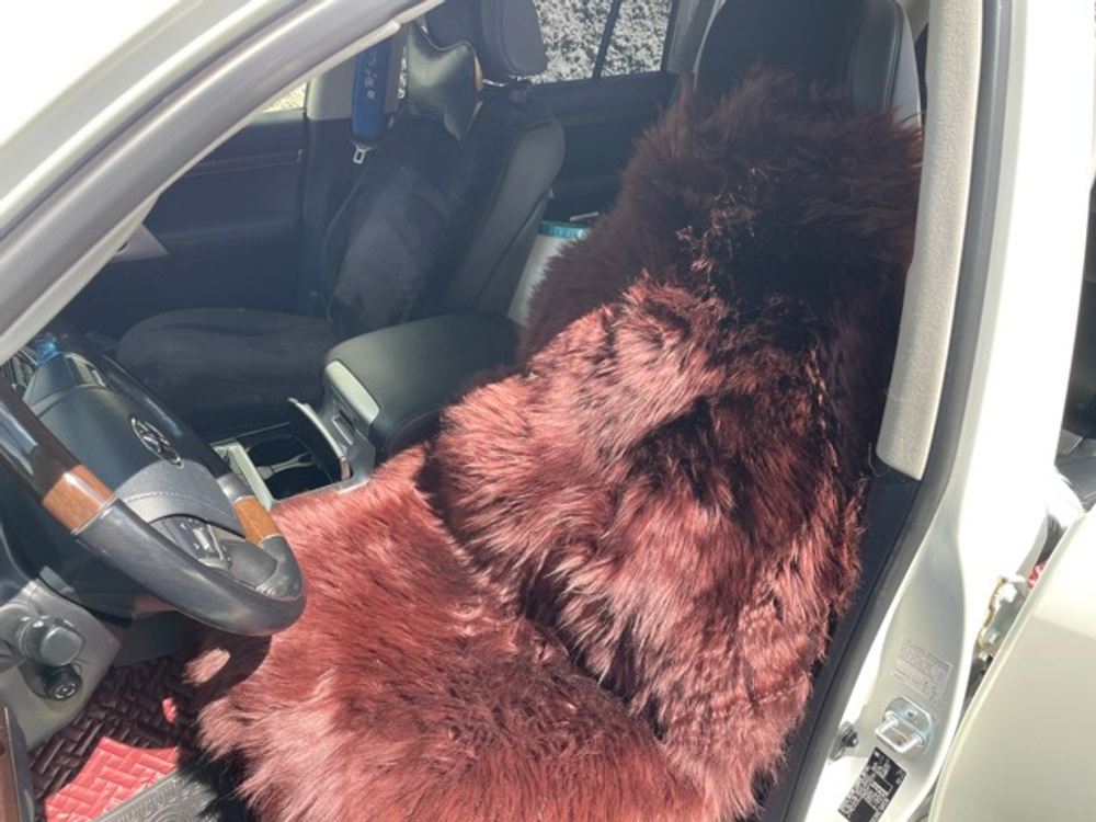 НЕТ - Коричневый / Шкура из натуральной овчины ковер, цвет коричневый, размеры 60х105 см, АКЕЯ, без крепежа (за 1 шт.)