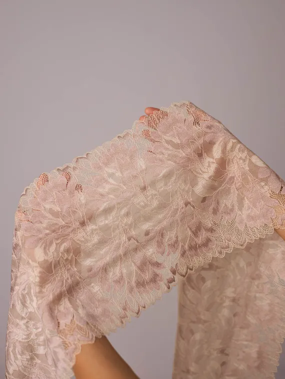 03-77 Кружево эластичное 23 см, бежевый 775/пион 168