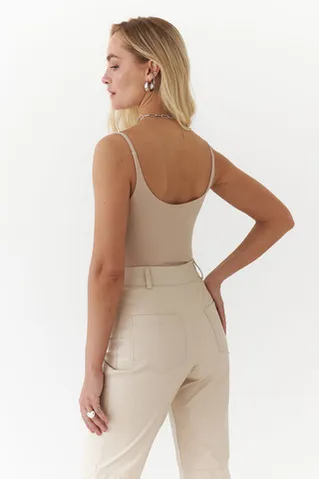 Майка на бретелях  из бамбука цвета беж