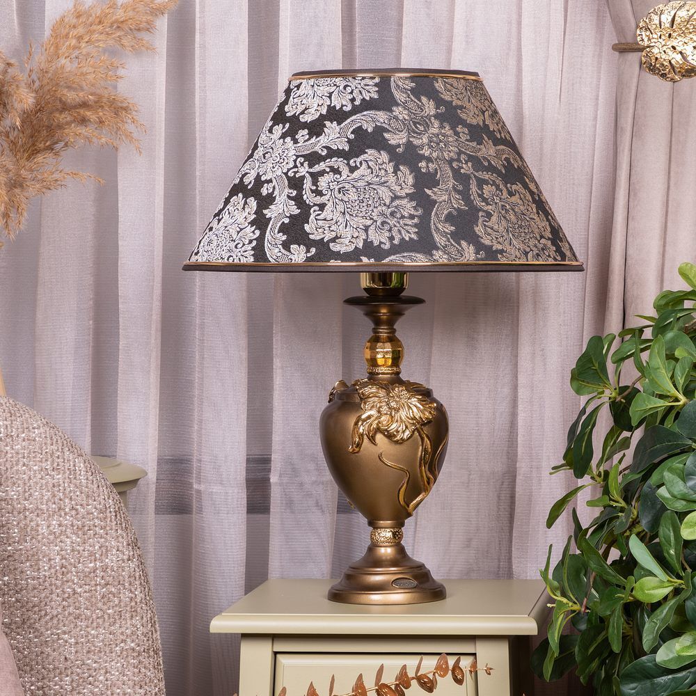 Настольная лампа Флер де Лис Бронза с абажуром №38 Vatican (Ватикан) Черный