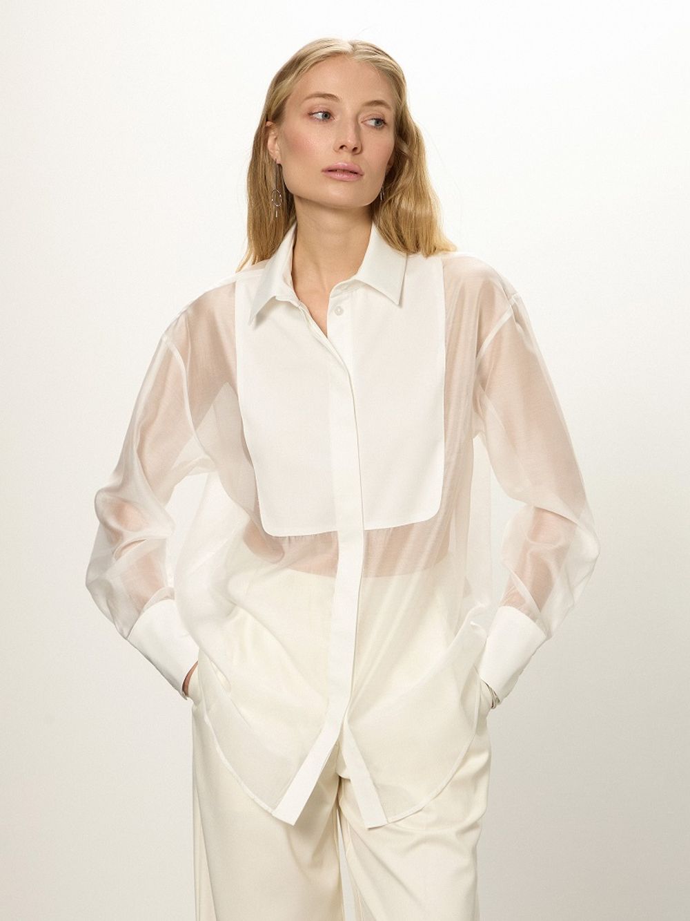 Рубашка Хельсинки с МАНИШКОЙ белый шифон