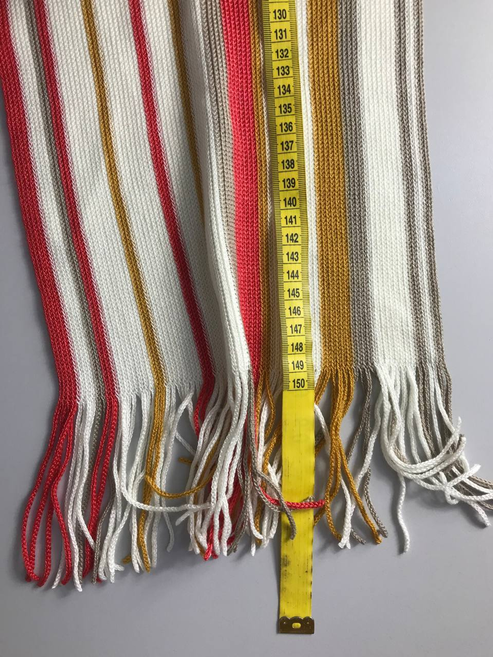 Шарф в яркую полоску