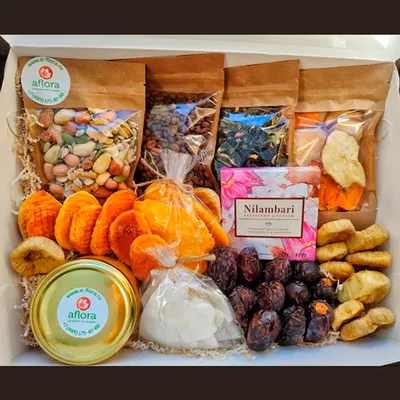 Фотография Подарочный набор «Полезные сладости» / 1,5 кг купить в магазине Афлора