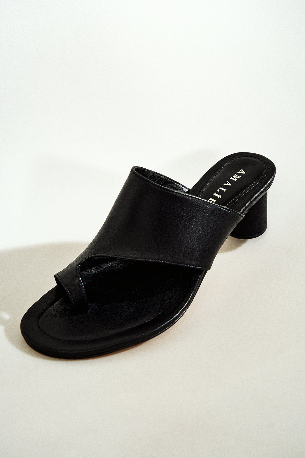 Мюли на низком каблуке из натуральной кожи AFINA / черный