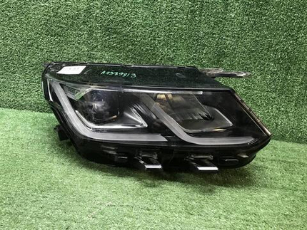 Фара правая Geely Coolray (2019-2024) LED