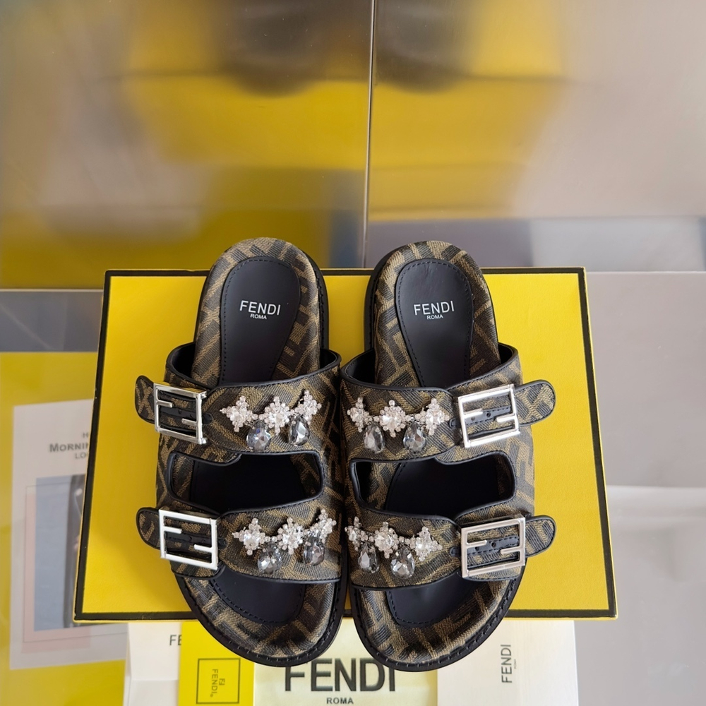 Fendi Feel Slides
