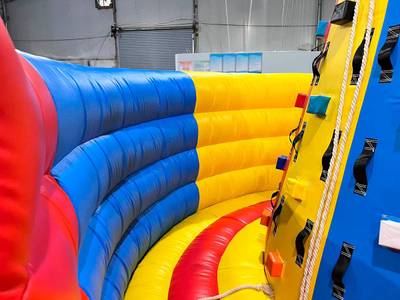 Надувной скалодром "Богатырь", 5*5*4 м.