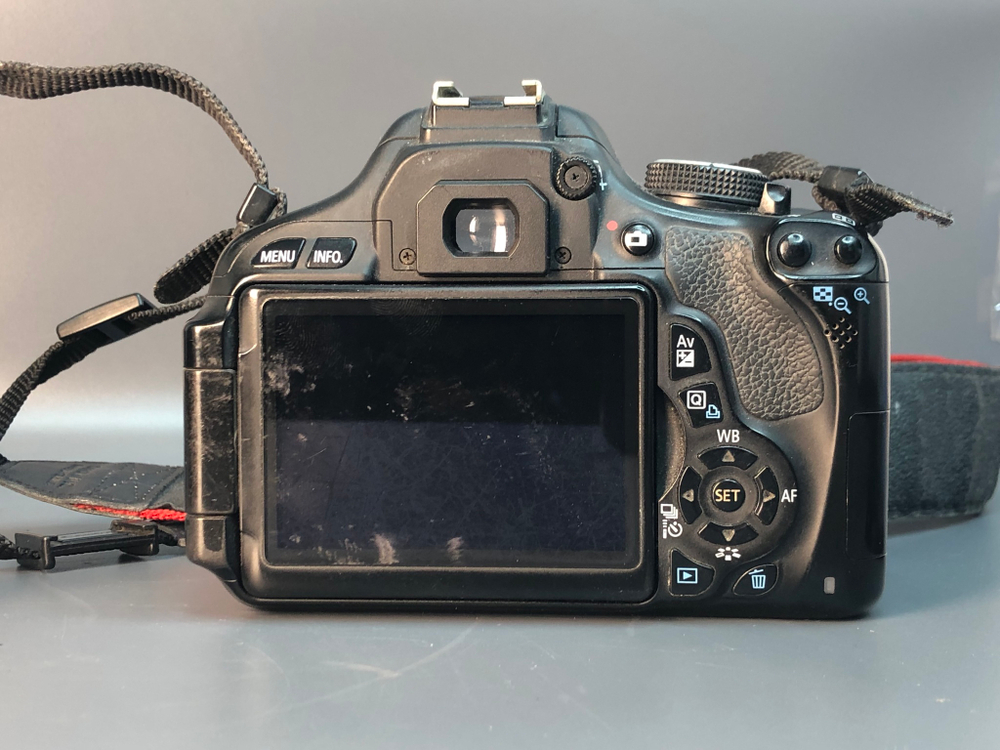 Canon EOS 600D Kit 18-55mm, 61100 кадров пробега