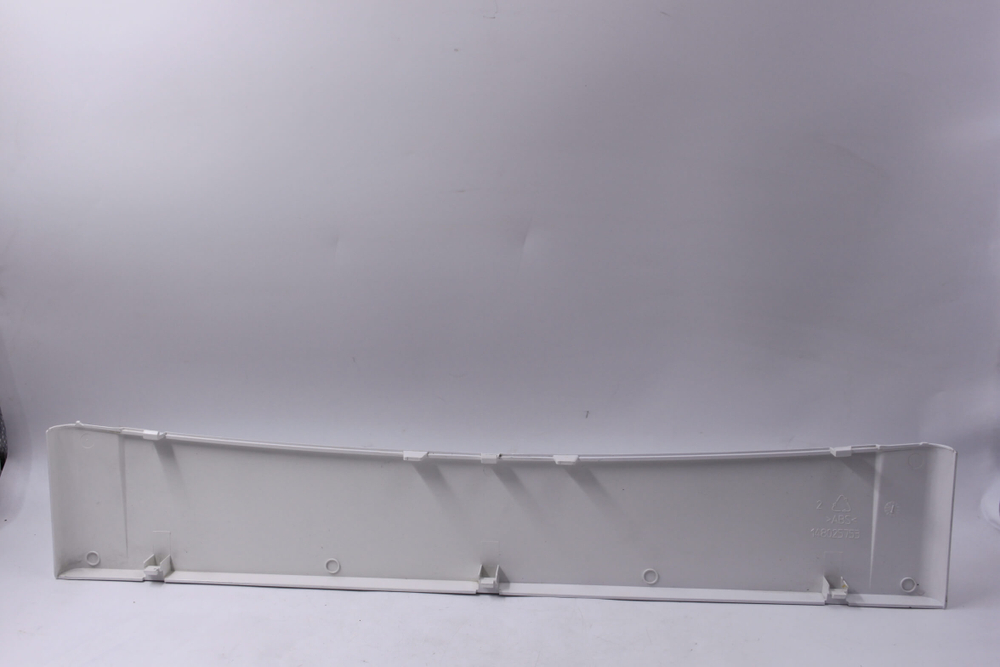 Нижняя декоративная панель стиральных машин Indesit 148025753