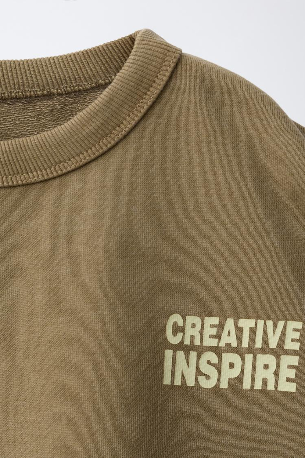 ZARA ТОЛСТОВКА С НАДПИСЬЮ, ХАКИ