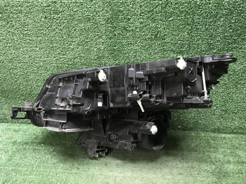 Битая Фара правая Skoda Kodiaq (2016-2022) LED