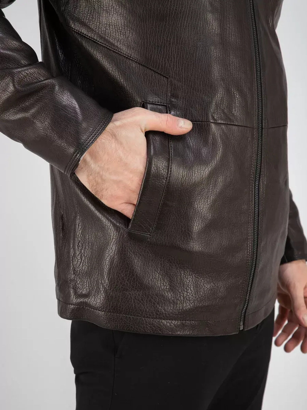 Кожаная куртка демисезонная