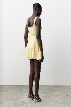 ZARA ПЛАТЬЕ-СКЕЙТЕР ИЗ ЭЛАСТИЧНОЙ ЖАККАРДОВОЙ ТКАНИ, ЖЕЛТЫЙ