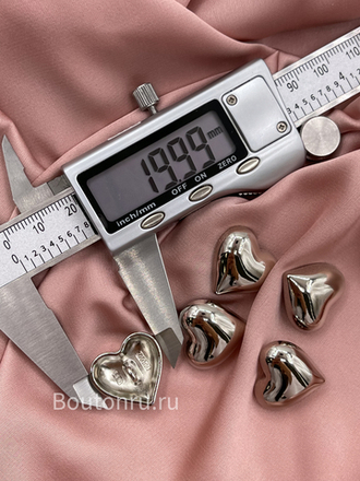 Пуговицы сердечки серебристые металлические