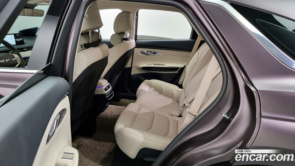 Genesis GV70 2.5T Бензин 2WD (06.2021)