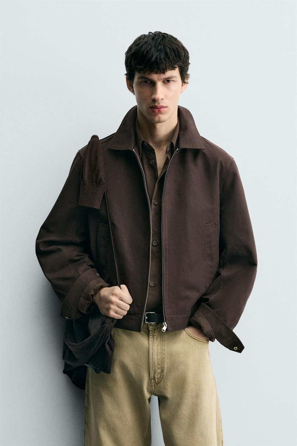 ZARA УКОРОЧЕННАЯ КУРТКА, ТЕМНО-КОРИЧНЕВЫЙ