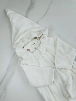 Комбинезон велюровый для малышей