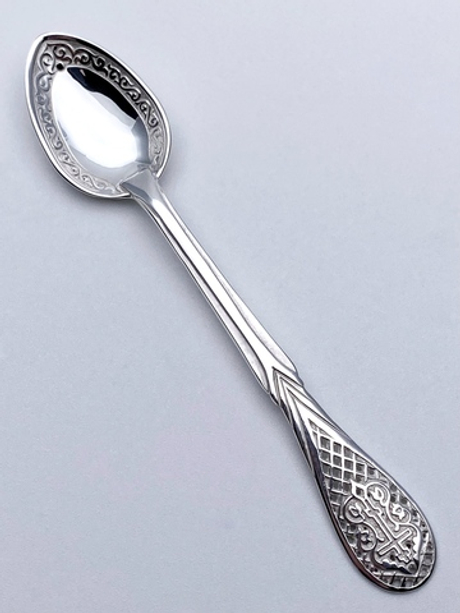 Ложка из серебра /Частичное чернение