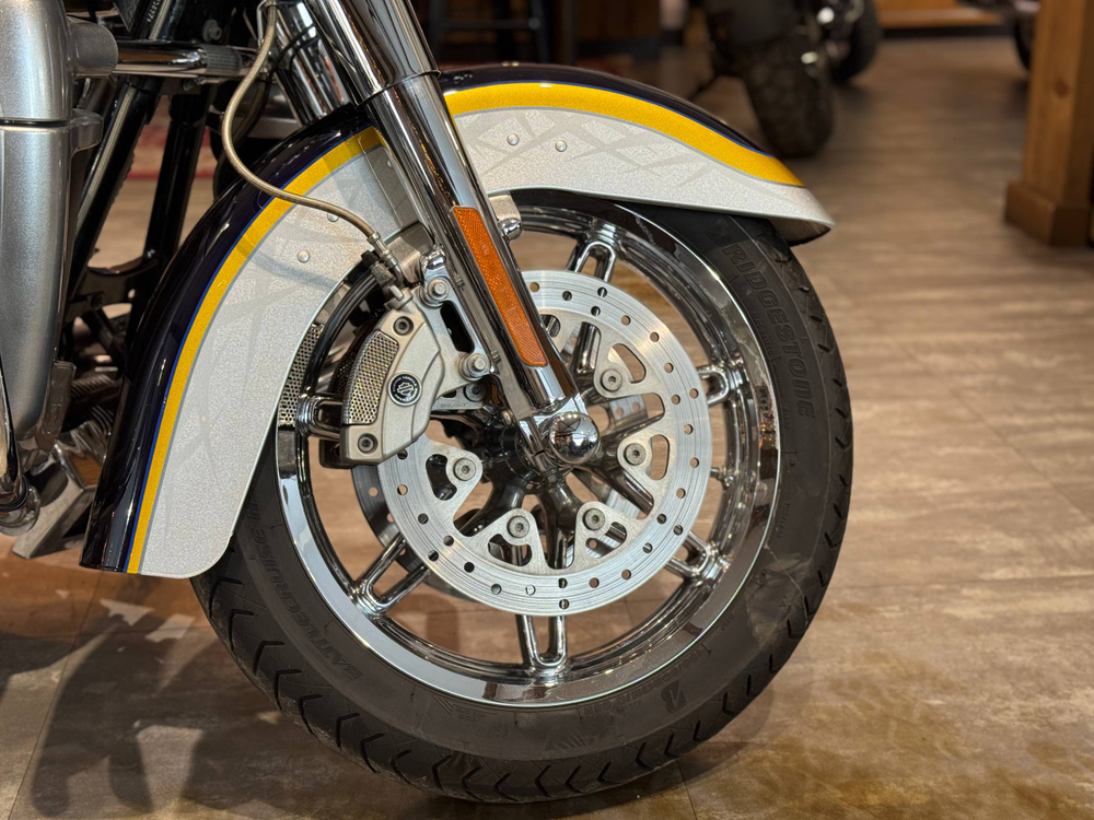 Harley-Davidson CVO Ultra Classic Limited, 2012