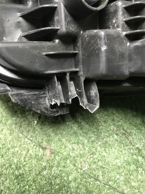Фара правая Geely Tugella (2019-2024) LED