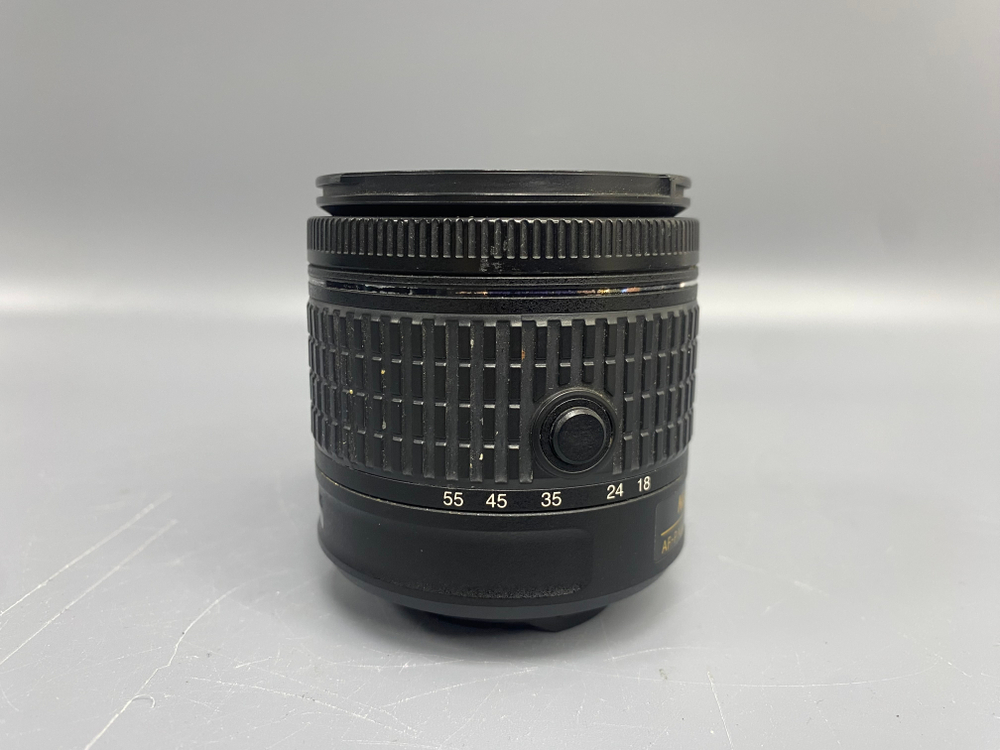 Nikon 18-55mm f/3.5-5.6G AF-P VR DX грибок