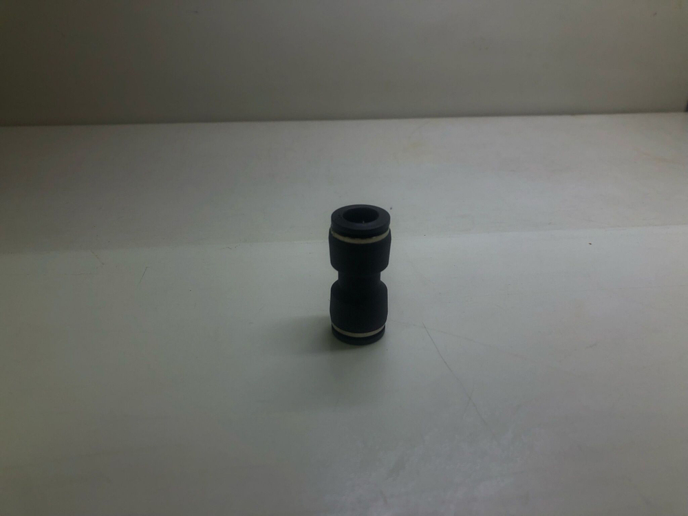 Фитинг пластиковый прямой черный 10мм 2шт Соединитель трубки ПВХ