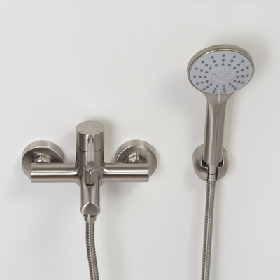 Wern 4201 Смеситель для ванны с коротким изливом