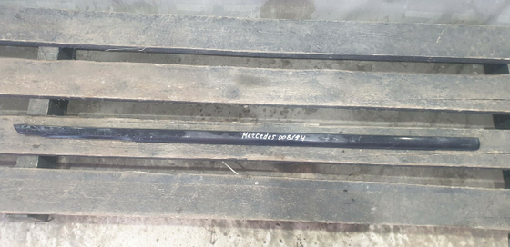 Молдинг двери передней правой Mercedes E (W213) 16-нв Б/У Оригинал A2137209604