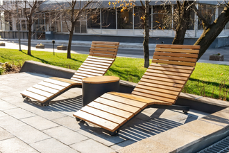Уличные лежаки и шезлонги 
