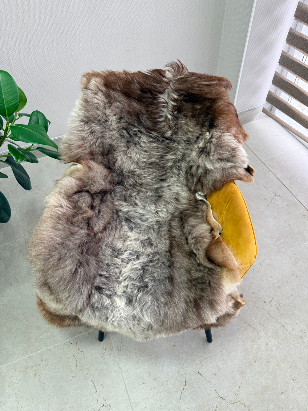 Шкура коврик меховой прикроватный овчина, 120х65 см.