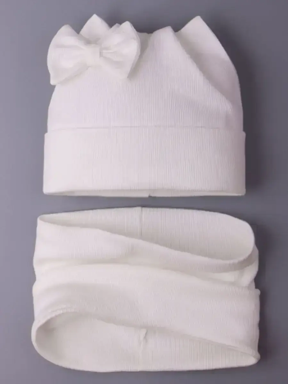 Шапка для девочки осенняя с ушками и снуд